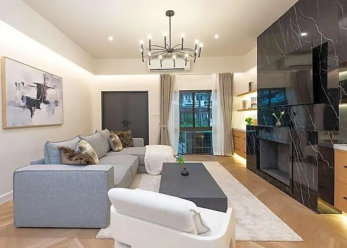 Luxury 5br Poolhouse Theater - 2mins To Bts Pousada